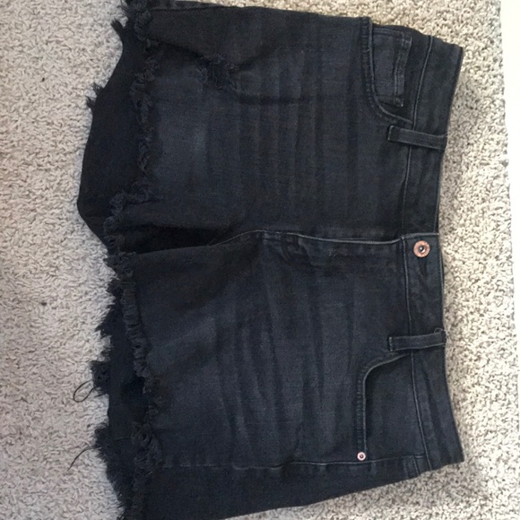 Black jean shorts - Picture 4 of 6